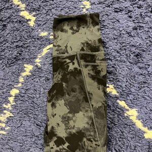 Danskin Multicolored Gray and Black leggings size 4